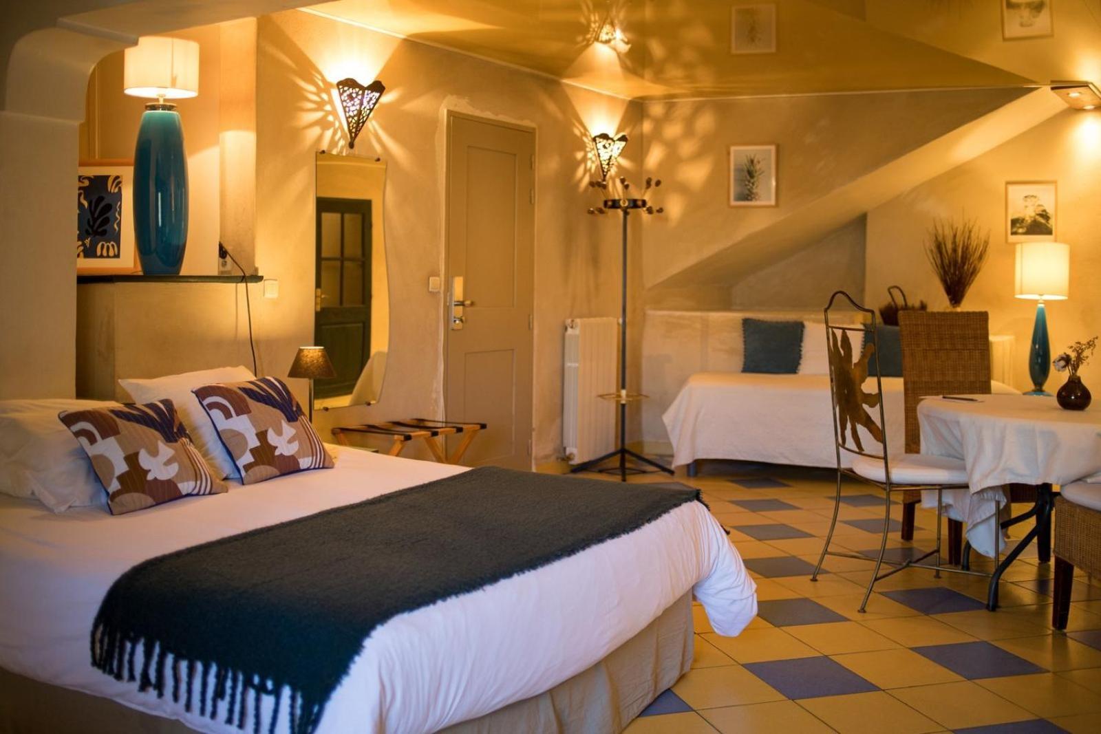 In Provence Hotel - Experience Atypique Venelles Exterior photo