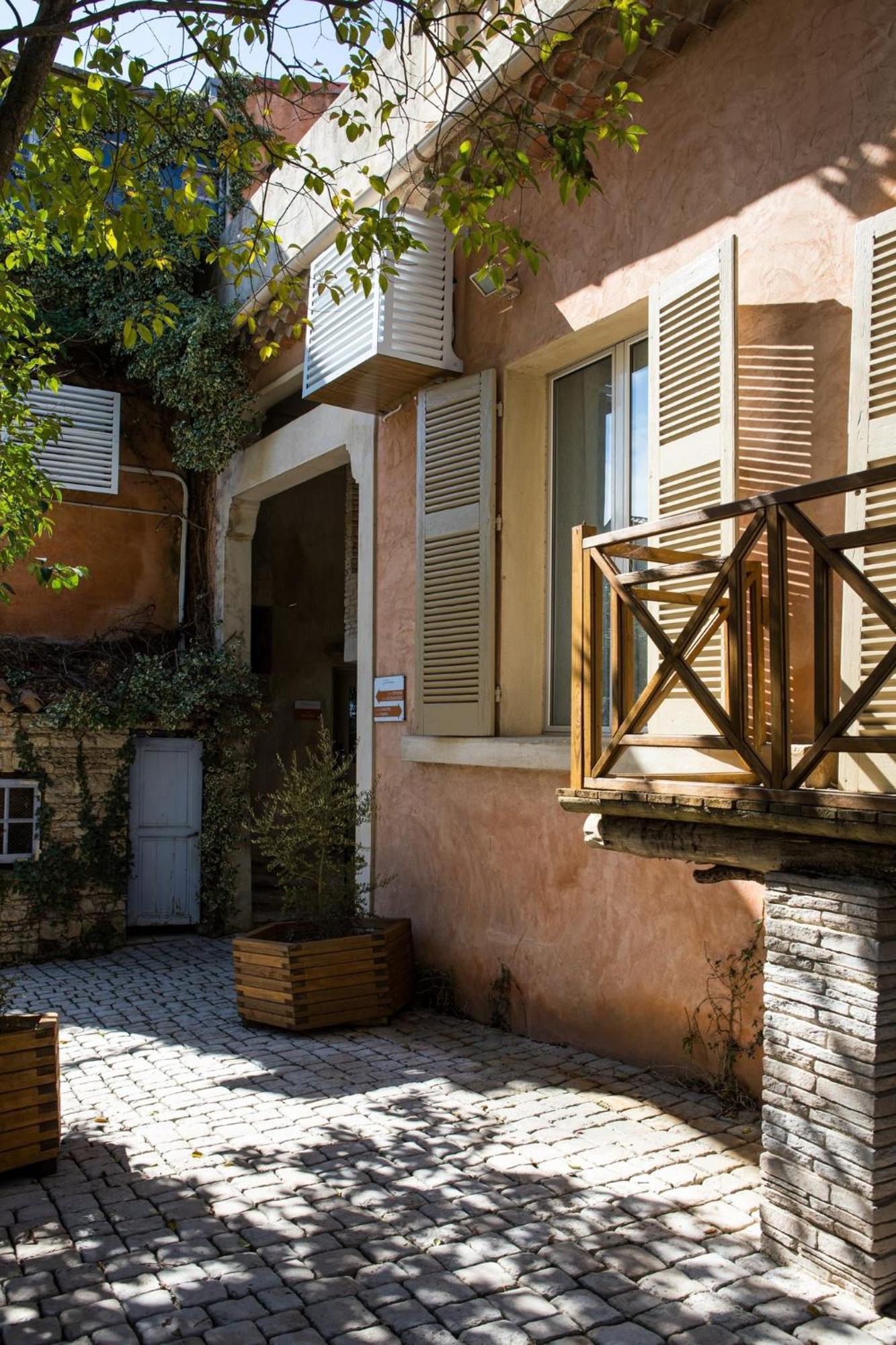 In Provence Hotel - Experience Atypique Venelles Exterior photo