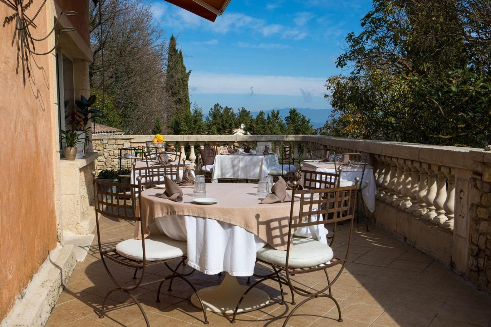 In Provence Hotel - Experience Atypique Venelles Exterior photo